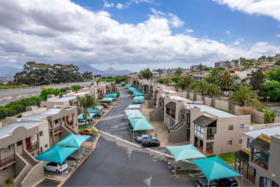 2 Bedroom Property for Sale in Loevenstein Western Cape